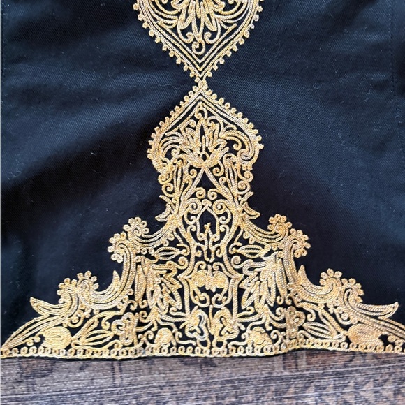 Elegant Black and Gold Women's Blazer - Picture 14 of 16